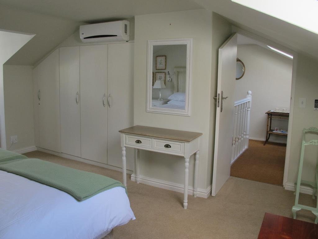 The Terrace Hotel Cape Town Room photo
