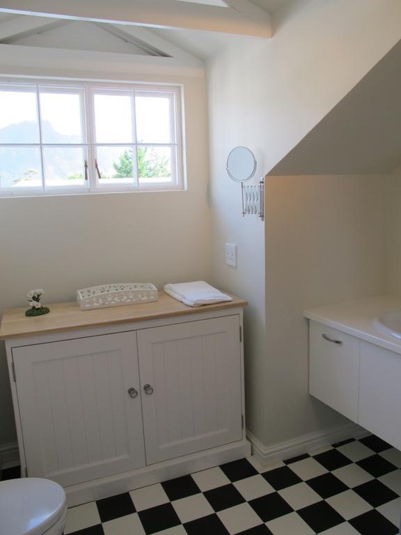 The Terrace Hotel Cape Town Room photo