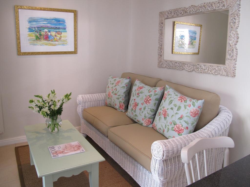 The Terrace Hotel Cape Town Room photo